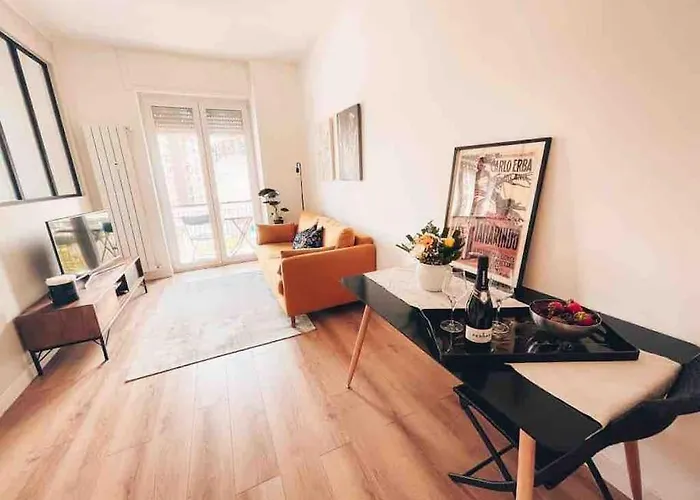 Design Recently Renovated Apartament Mediolan